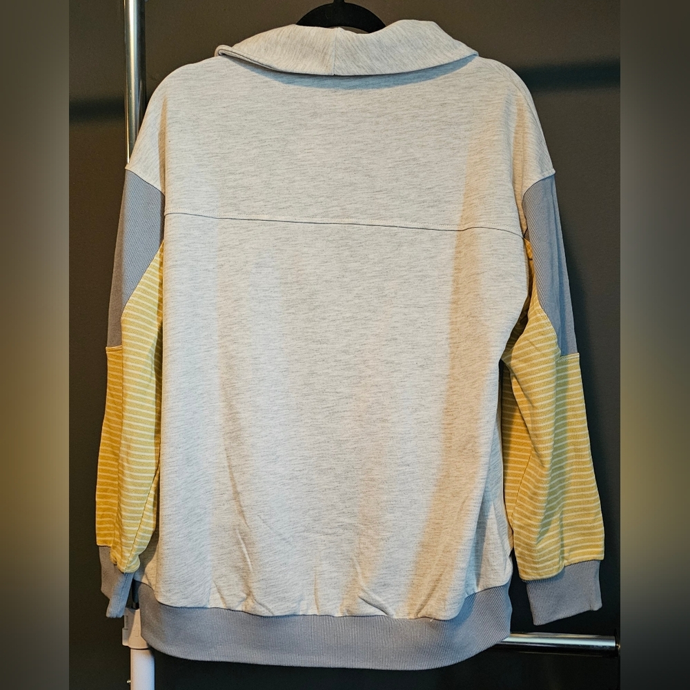Hem&Thread Size Small Button-Up Cardigan - Picture 2 of 4